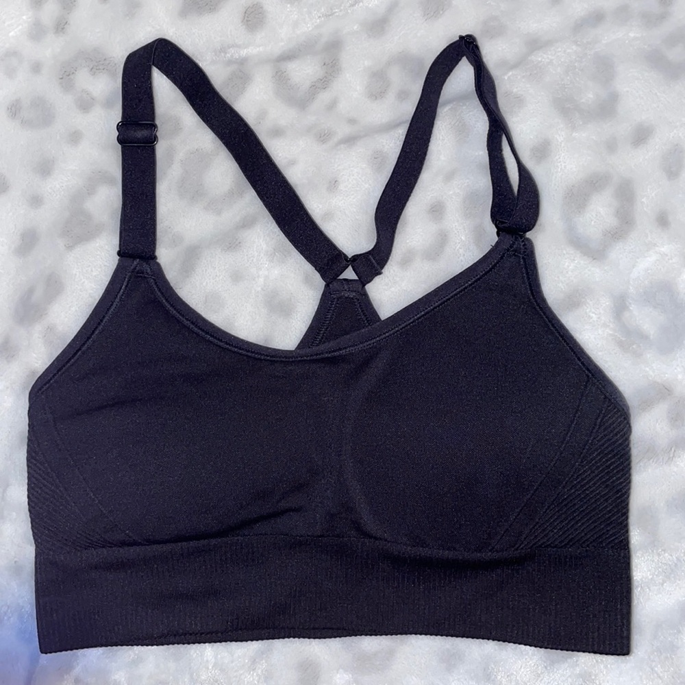 Black sports bra